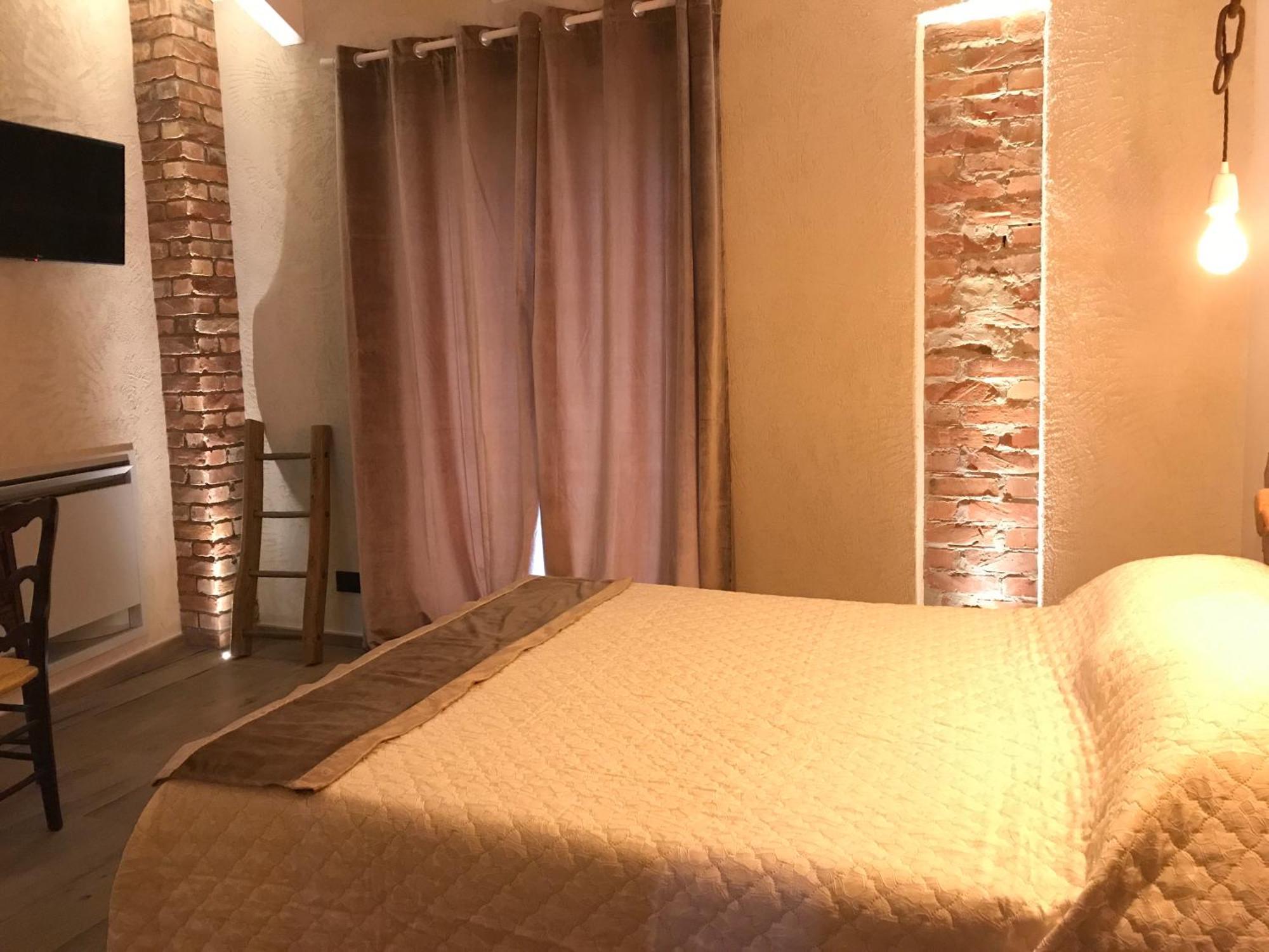 Villa Laura Castellinaldo Екстер'єр фото