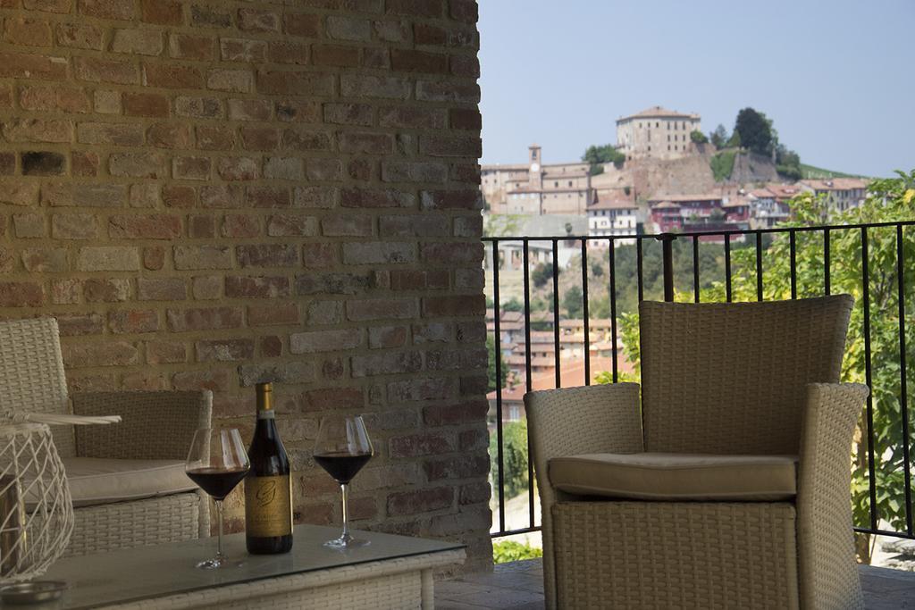 Villa Laura Castellinaldo Екстер'єр фото