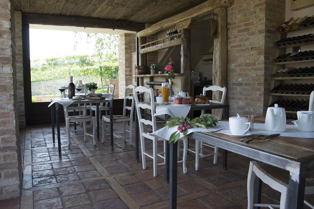 Villa Laura Castellinaldo Екстер'єр фото