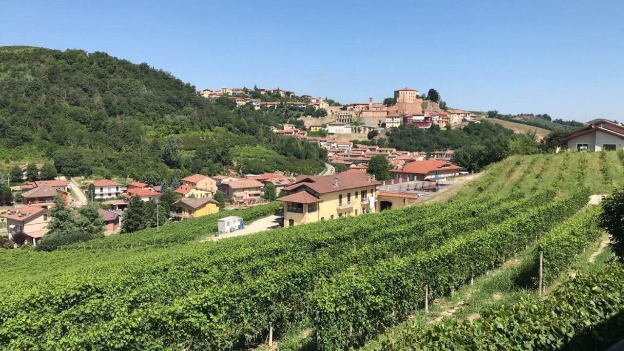 Villa Laura Castellinaldo Екстер'єр фото