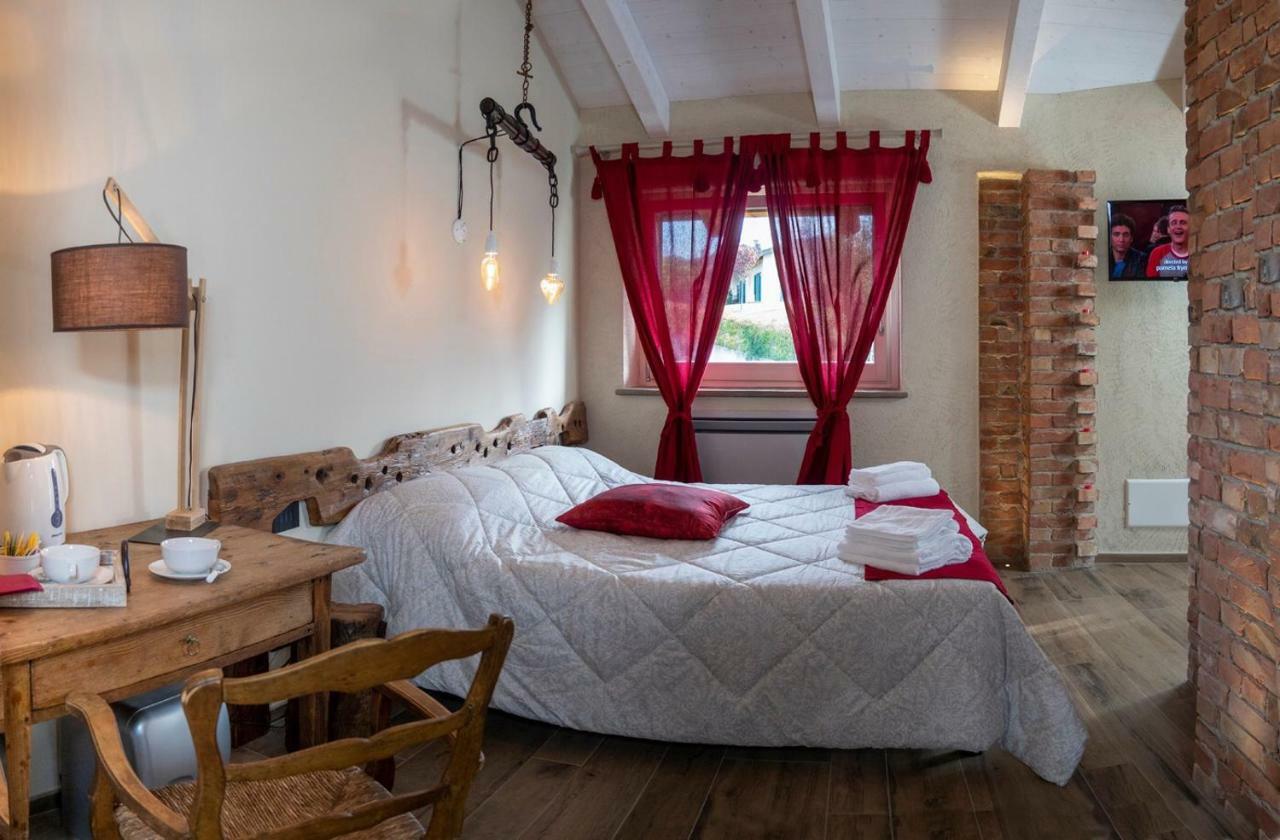 Villa Laura Castellinaldo Екстер'єр фото